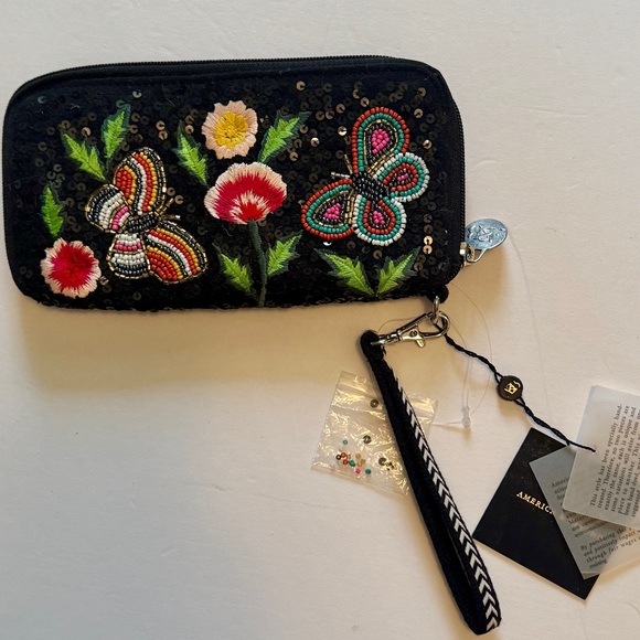 America & Beyond NWT embellished beaded wallet with wristlet - black butterfly - Picture 6 of 12